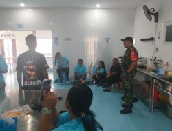 Utamakan Keselamatan Kerja, Babinsa Gandekan Berikan Edukasi Karyawan MBG di Wilayah binaan