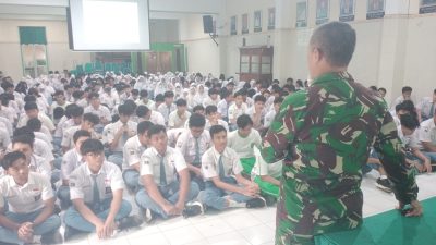 Danramil 02/Banjarsari Sosialisasi Persami KKRI di SMA N 1 Surakarta, Wujudkan Generasi Muda Disiplin Dan Berjiwa Kepemimpinan