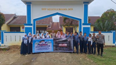 Kanit Binpolmas Sat Binmas Polres Musi Rawas Utara Penyuluhan Bullying di SMPN Karang Jaya.
