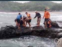 Seorang pengunjung Pantai Siung, Kalurahan Purwodadi, Kapanewon Tepus, Kabupaten Gunungkidul, dilaporkan terseret ombak