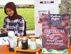 43 Pelaku UMKM di Solsel Pamerkan Produk di RTH Padang Aro