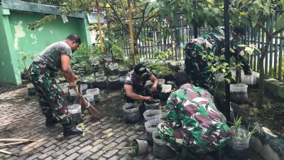 Jaga Lingkungan Kantor Tetap Bersih, Rapi, Dan Indah, Koramil 04/Jebres Laksanakan Pembersihan Pangkalan