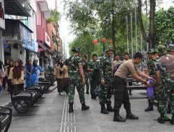 Korem 072/Pamungkas Bersama Polri dan Masyarakat Bersihkan Kawasan Malioboro