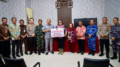 Misi Kemanusiaan Lintas Pulau: Kapolres Gunungkidul Kawal Penyerahan Bantuan untuk Korban Banjir di Sumut