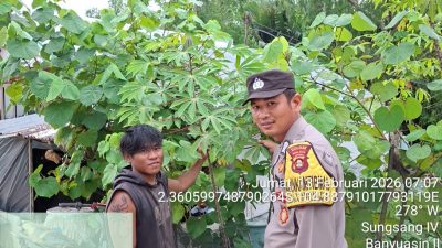 Bhabinkamtibmas Polsek Sungsang Ajak Warga Dukung Ketahanan Pangan Nasional