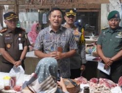 Pastikan stok aman dan harga stabil! Agus Iriawan Bupati Boyolali melakukan monitoring langsung ke Pasar Sunggingan Dan Boyolali Kota Boyolali