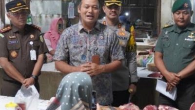 Pastikan stok aman dan harga stabil! Agus Iriawan Bupati Boyolali melakukan monitoring langsung ke Pasar Sunggingan Dan Boyolali Kota Boyolali