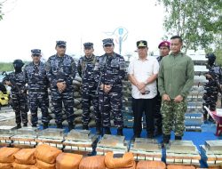 TNI AL GELAR LATIHAN ANTI AKSES DAN ANTI AMFIBI, SEKALIGUS PAMERKAN TANGKAPAN TIMAH DAN LOGAM TANAH JARANG SENILAI RP 173,6 MILYAR