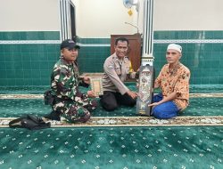 Babinsa & Bhabinkamtibmas Pajang Bagikan Alquran & Sajadah di Masjid Dalam Momentum Bulan Suci Ramadhan 1447 H