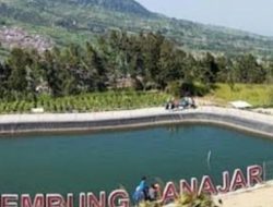 Terletak di antara gunung Merapi dan Merbabu membuat daerah Selo di Boyolali dianugerahi beberapa tempat wisata menarik