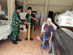 Tingkatkan Perekonomian Wilayah, Babinsa Gandekan Berikan Motifasi Kepada Pelaku UMKM