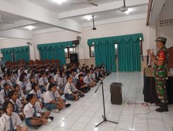 Babinsa Punggawan Berikan Pembinaan Wawasan Kebangsaan di SMK Marsudirini Surakarta