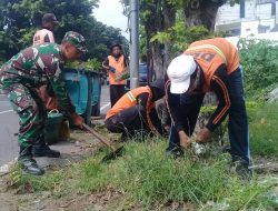 Babinsa Keprabon Bersama Warga Laksanakan Kerja Bakti, Wujudkan Lingkungan Bersih Dan Sehat