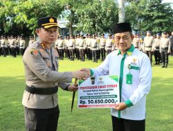 Polres Gunungkidul Salurkan Puluhan Juta Zakat Fitrah dan Beri Penghargaan Warga Inspiratif