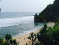 Keindahan Wisata Pantai Puyangan Wonogiri