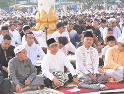 Wali Kota Tanjungbalai Bersama Ribuan Warga Sholat Ied di Alun Alun Sultan Abdul Jalil Rahmadsyah