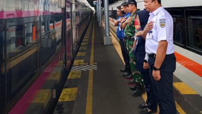 Ditengah Arus Mudik Lebaran 1447 H, Kodim 0735/Surakarta Siaga Jaga Kenyamanan Penumpang Kereta Api