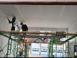 Pastikan Pembangunan Sesuai Rencana, Babinsa Sangkrah Kawal Proyek Pembangunan KDKMP