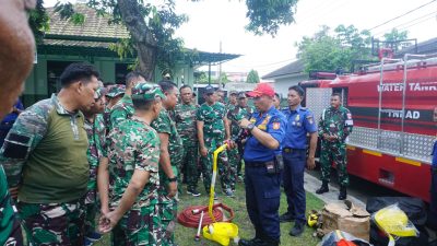 Tingkatkan Kesiapsiagaan, Kodim 0735/Surakarta Gelar Sosialisasi Dan Simulasi Pemadaman Kebakaran