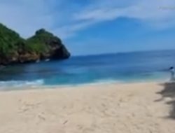 Kecantikan Pantai Krokoh Yang Indah Penuh Pesona