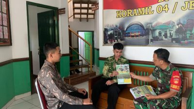 Terima Kunjungan Siswa SMK Warga di Koramil 04/Jebres, Sertu Budiono Sosialisasikan Penerimaan Prajurit TNI
