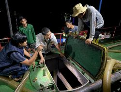 Kapal Tanker JAYA dan SPOB JESSLYN 1 Bermuatan Solar Ilegal Diamankan Polda Sumsel