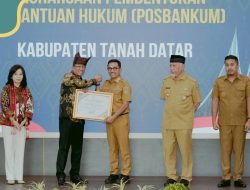 Dukung Pembentukan Posbankum Nagari, Bupati Khairunas Terima Penghargaan Dari Menkum RI