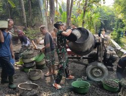 Pengerjaan Rabat Beton Jalan Padukuhan Senden