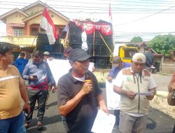 Ratusan Massa Demo Polres Muba, Soroti Dugaan Tebang Pilih Kasus Minyak Ilegal, Desak Kapolres Mundur dan Kapolsek Bayung Lencir Dicopot