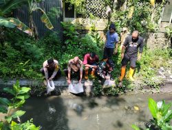 Babinsa Pajang Ajak Masyarakat Jaga Kelestarian Ekosistem Sungai & Ketahanan Pangan