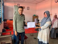 Di Tengah Derita Korban Banjir, Fraksi NasDem Bergerak Cepat Shadiq Pasadigoe Salurkan Bantuan ke Titik Pengungsian