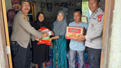 Kapolres Musi Rawas Utara Serahkan Bantuan Sembako untuk Keluarga Korban Tenggelam Azam dari Latifah