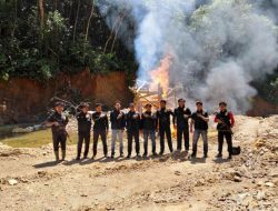 Satgas Anti ilegal mining Polres Solok Selatan tutup dua lokasi tambang