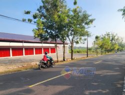 Pak Lurah  Jangan  Gadaikan  Tanah  Bajangan Demi kemajuan Rakyat