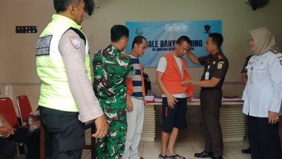 Babinsa Bersama Bhabinkamtibmas Kepatihan Wetan Kawal Penyelesaian Perkara ( Restoratif Justice ) Oleh Kejari Surakarta