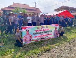 Peringati Hari Lingkungan Hidup, Kapolres Tanah Datar Pimpin Penanaman 1.000 Pohon di Parambahan