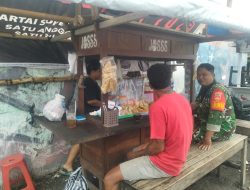 Babinsa Jebres Kobarkan Semangat Pelaku UMKM Lewat Komsos : “UMKM Roda Penggerak Ekonomi