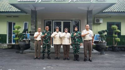 Tim Home Visit Pusrehabkeshan Kementerian Pertahanan Kunjungi Serka Dwi Joko Anggota Koramil 02/Temon