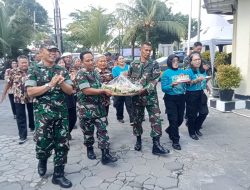 Perkuat Sinergitas Koramil 02/Banjarsari Bersama FKPP1 Beri Kejutan HUT Bhayangkara Ke-80 di Polsek Banjarsari