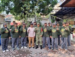 Wujudkan Linmas Tangguh, Babinsa Kepatihan Wetan Gembleng Pelatihan Fisik Dan PBB