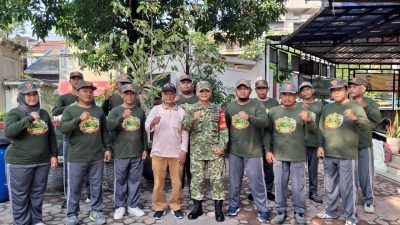 Wujudkan Linmas Tangguh, Babinsa Kepatihan Wetan Gembleng Pelatihan Fisik Dan PBB