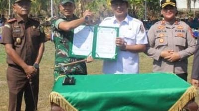 Bupati Boyolali Agus Irawan dan Dandim 0724/Boyolali Letkol Inf. Gunawan Nurbathin Dan Jajaran Forkopimda Kabupaten Boyolali pada Upacara Pembukaan TMMD