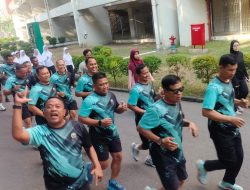 Kodim 0735/Surakarta Genjot Stamina Fisik Prajurit Dengan Lari Aerobik Mengelilingi Stadion Manahan Solo