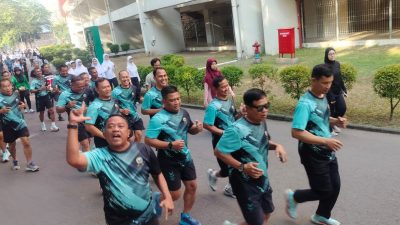Kodim 0735/Surakarta Genjot Stamina Fisik Prajurit Dengan Lari Aerobik Mengelilingi Stadion Manahan Solo