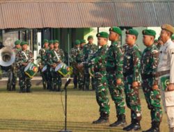 Pimpin Upacara 17-an, Kasrem 072/Pamungkas Serahkan Penghargaan Kepada Prajurit Berprestasi