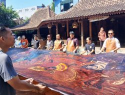 Dandim Bersama Wabup dan Anggota DPRD Kulon Progo Kunjungi Pembuatan Batik 8,1M Kado HUT Kemerdekaan RI