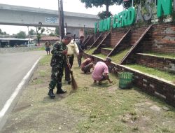 Jaga Kebersihan Ruang Publik, Babinsa Nusukan Bersama TKPK & Tim Saberling Kerja Bakti di Taman Cerdas