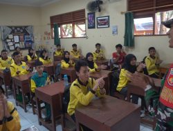 Kawal Generasi Indonesia Emas 2045, Babinsa Karangasem Masuk Sekolah Tanamkan Disiplin & Cinta Tanah Air