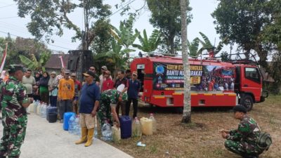 Korem 072/Pamungkas Salurkan 13 Ribu Liter Air Bersih Untuk Warga Lereng Merapi Yang Terdampak Kekeringan