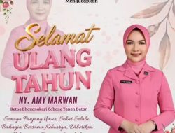 Genap 41 Tahun, Ny. Amy Pratiwi Marwan Fajrin Dikelilingi Kehangatan Keluarga Besar Bhayangkari Tanah Datar